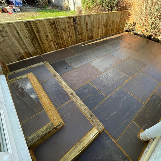J Kirtley Landscaping & Garden Maintenance